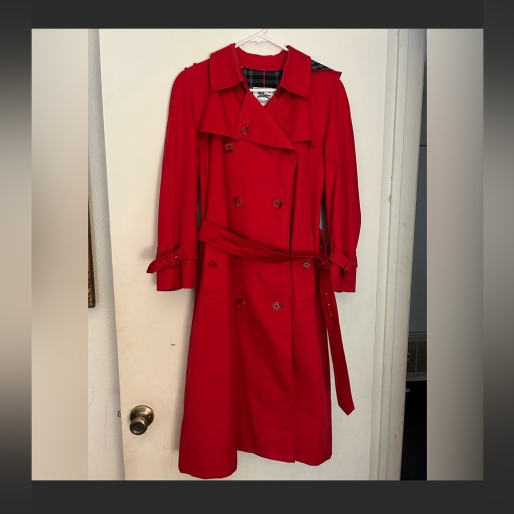 Red Burberry’s trench coat!
